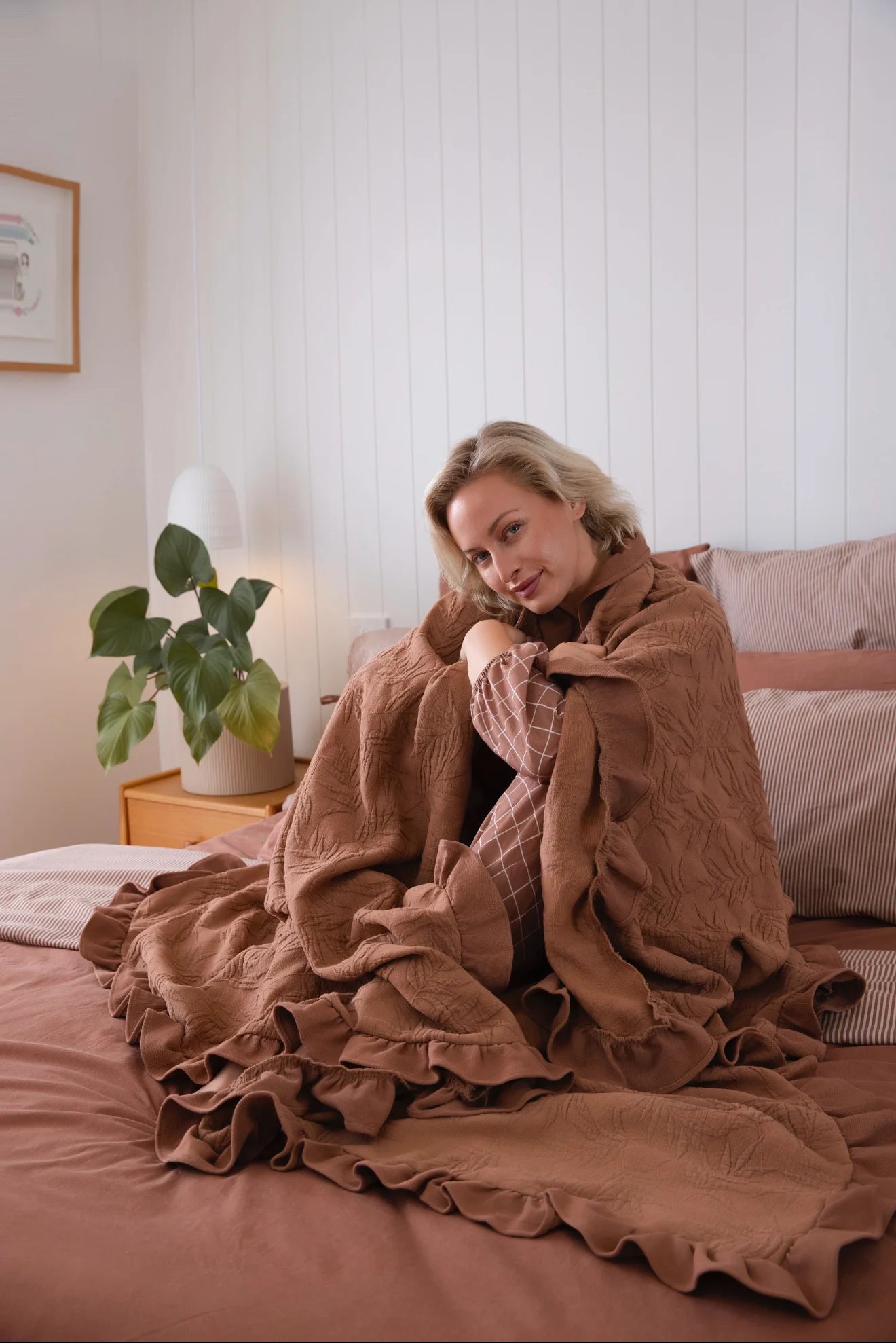 Jacquard Ruffle Bedspread - Luna